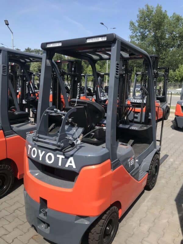 WÓZEK WIDŁOWY TOYOTA 02-8FGF18