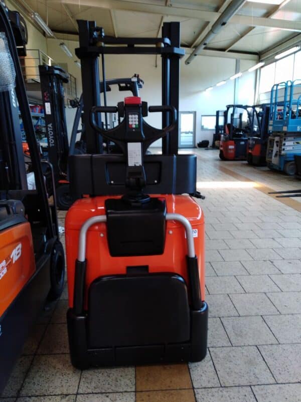 WÓZEK WIDŁOWY BT SPE 125