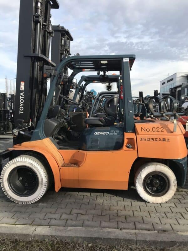 WÓZEK WIDŁOWY TOYOTA 02-7FG35