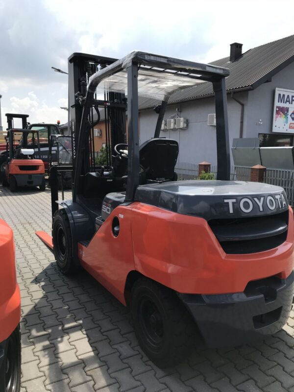 WÓZEK WIDŁOWY TOYOTA 40-8FD45N