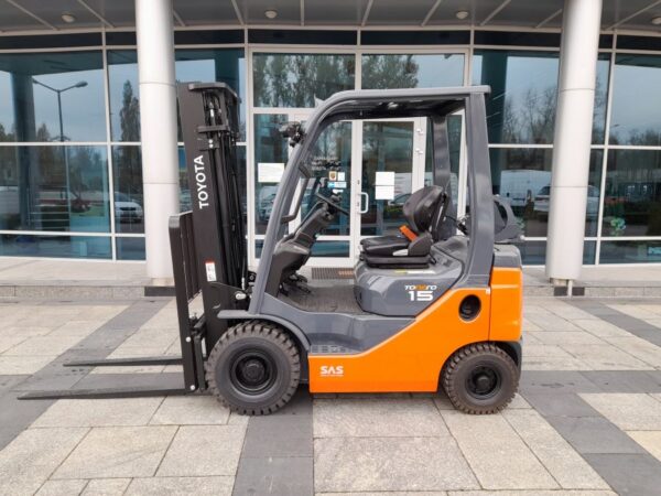 WÓZEK WIDŁOWY TOYOTA 02-8FGF15