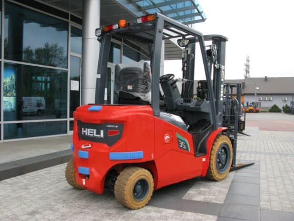 WÓZEK WIDŁOWY HELI CPD35