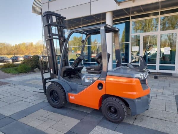 WÓZEK WIDŁOWY TOYOTA 02-8FGJF35