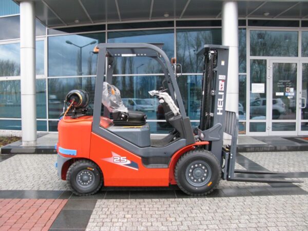 WÓZEK WIDŁOWY HELI CPYD25-KU1H